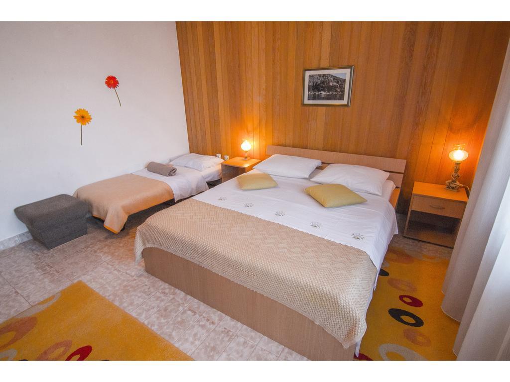 Apartment Miranda Slatine Phòng bức ảnh